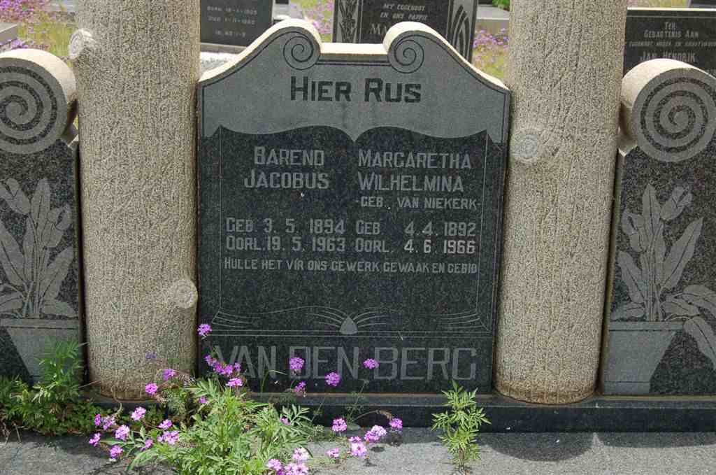 BERG Barend Jacobus, van den 1894-1963 &amp; Margaretha Wilhelmina VAN NIEKERK 1892-1966