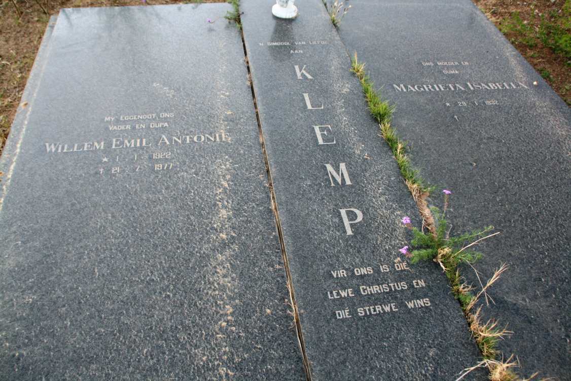 KLEMP Willem Emil Antonie 1922-1977 & Magrieta Isabella 1932-