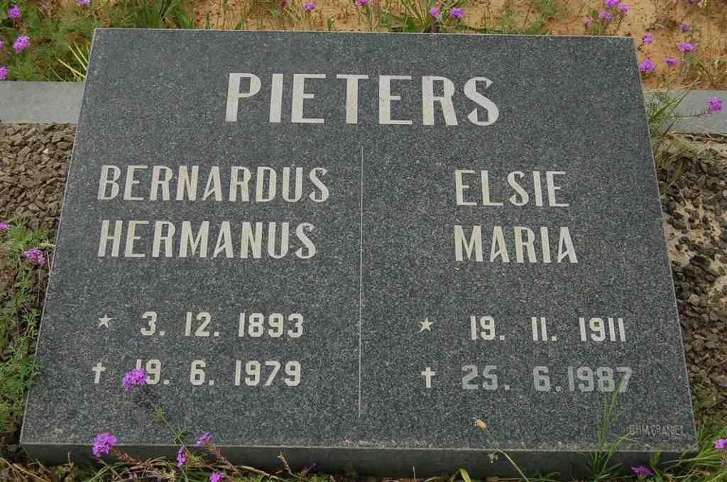 PIETERS Bernardus Hermanus 1893-1979 &amp; Elsie Maria 1911-1987
