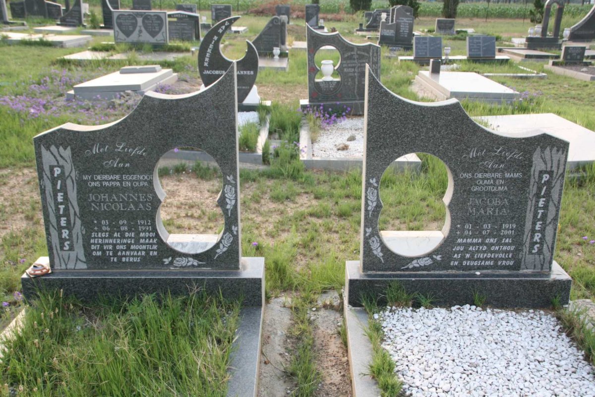 PIETERS Johannes Nicolaas 1912-1991 &amp; Jacoba Maria 1919-2001