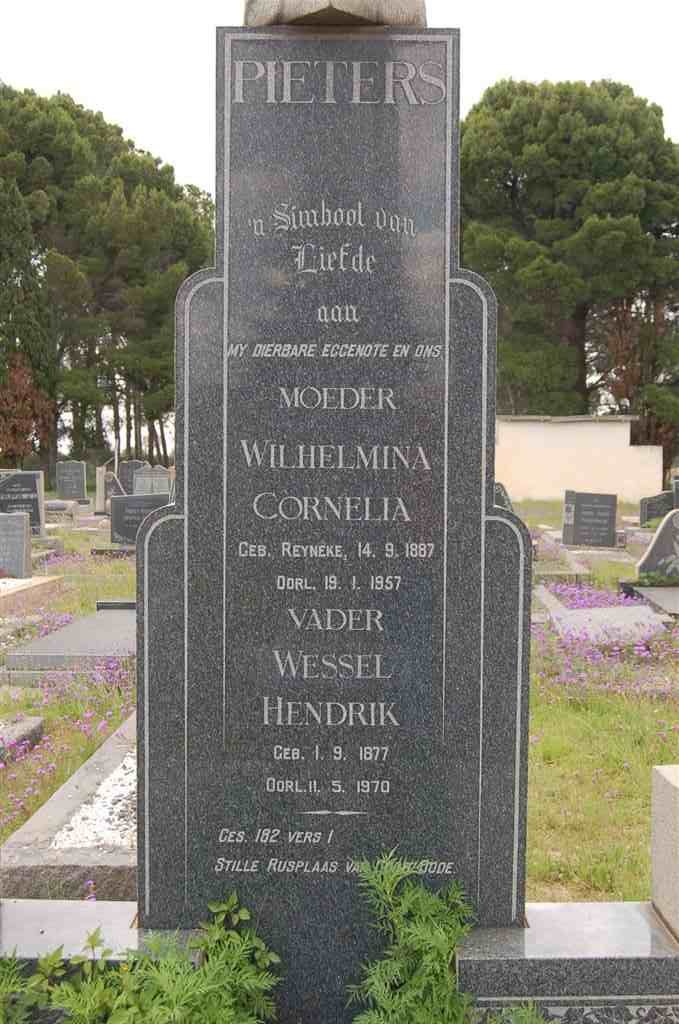 PIETERS Wessel Hendrik 1877-1970 &amp; Wilhelmina Cornelia REYNEKE 1887-1957