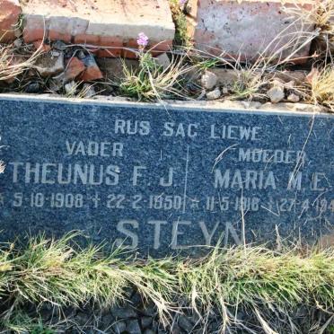 STEYN Theunus F.J. 1908-1950 & Maria M.E. 1916-1949
