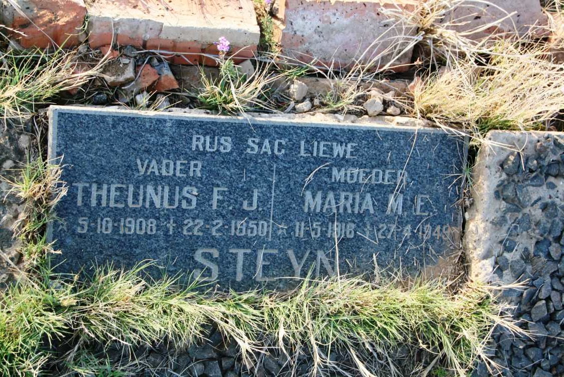 STEYN Theunus F.J. 1908-1950 & Maria M.E. 1916-1949