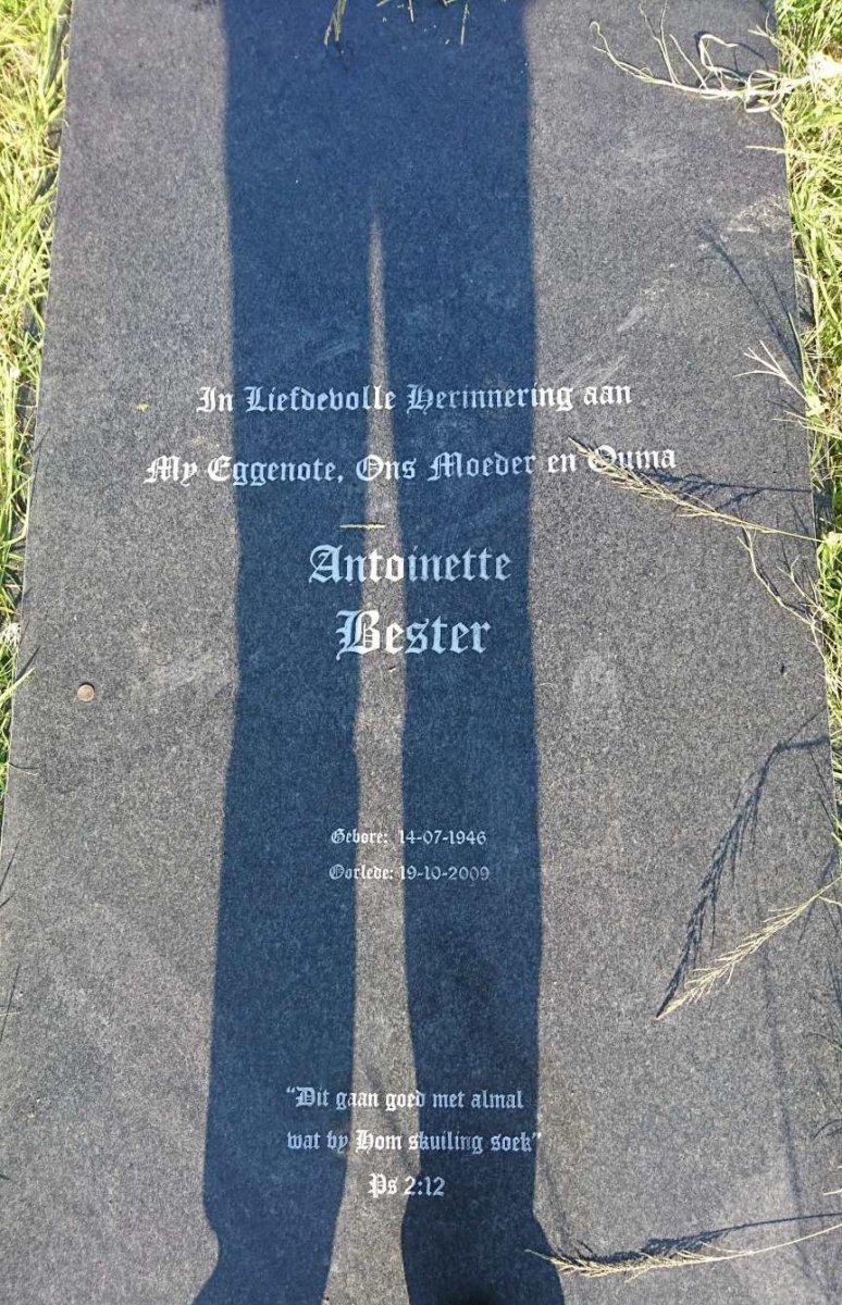 BESTER Antoinette 1946-2009