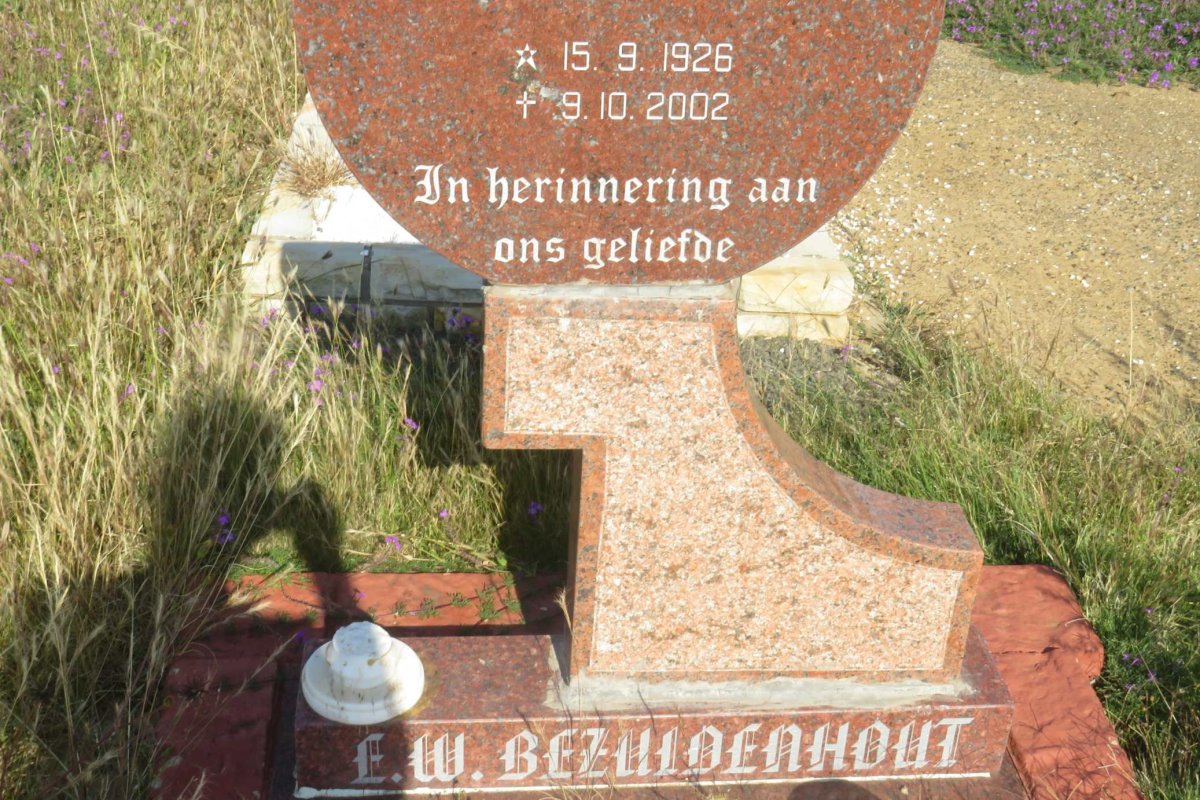 BEZUIDENHOUT E.W. 1926-2002