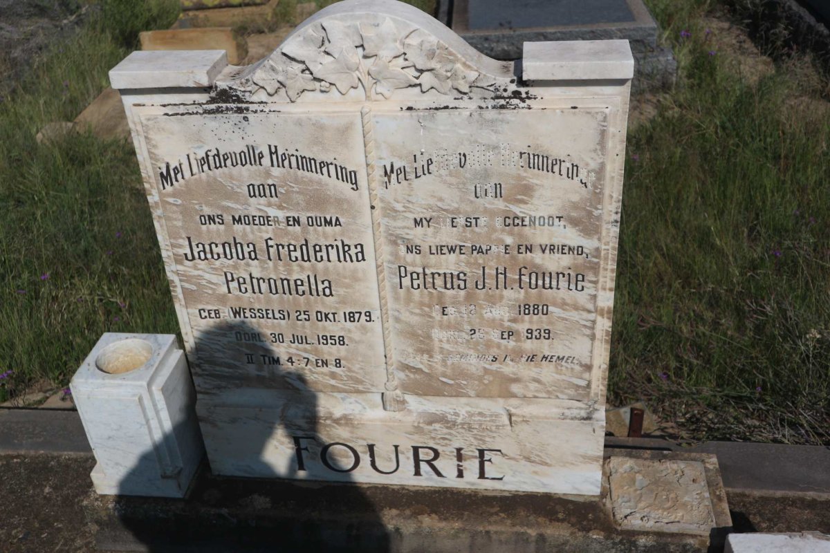 FOURIE Petrus J.H. 1880-1939 &amp; Jacoba Frederika Petronella WESSELS 1879-1958