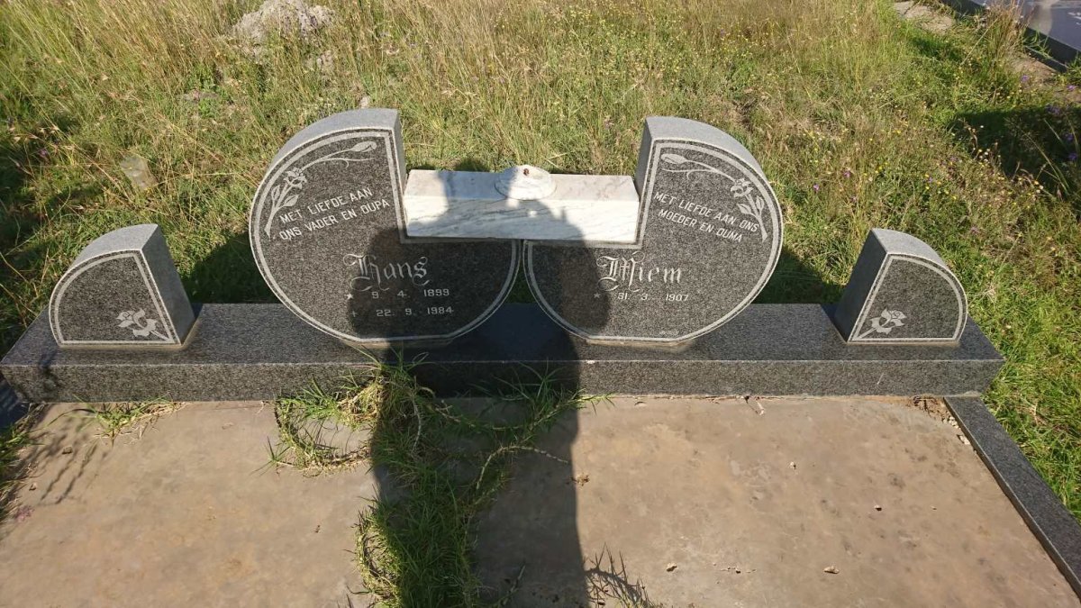 ? Hans 1899-1984 &amp; Miem 1907-