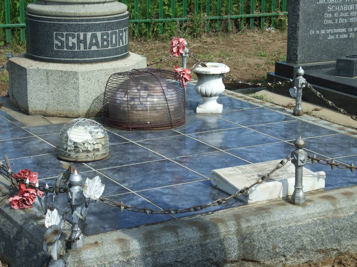 SCHABORT P.J. 1865-1942 &amp; E.A.S. BOSHOFF 1871-1925 :: SCHABORT Sibella Margaretha 1900-1902