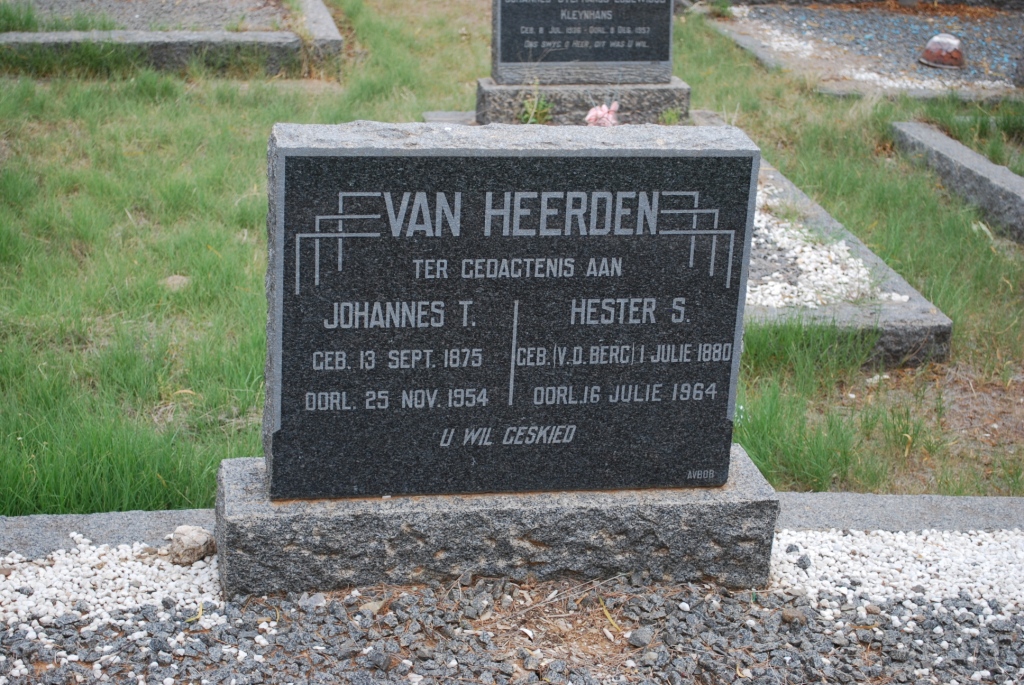 HEERDEN Johannes T., van 1875-1954 &amp; Hester S. v.d. BERG 1880-1964