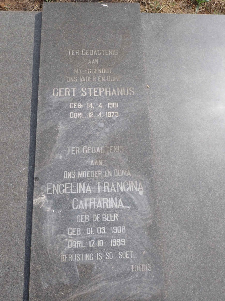 ? Gert Stephanus 1901-1973 & Engela Francina Catharina DE BEER 1908-1999