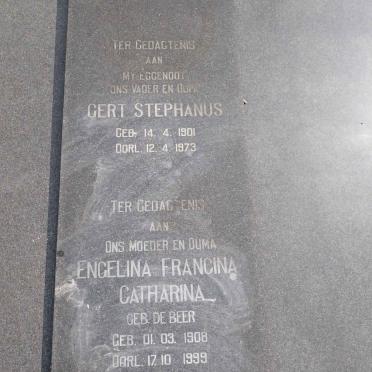 ? Gert Stephanus 1901-1973 & Engela Francina Catharina DE BEER 1908-1999