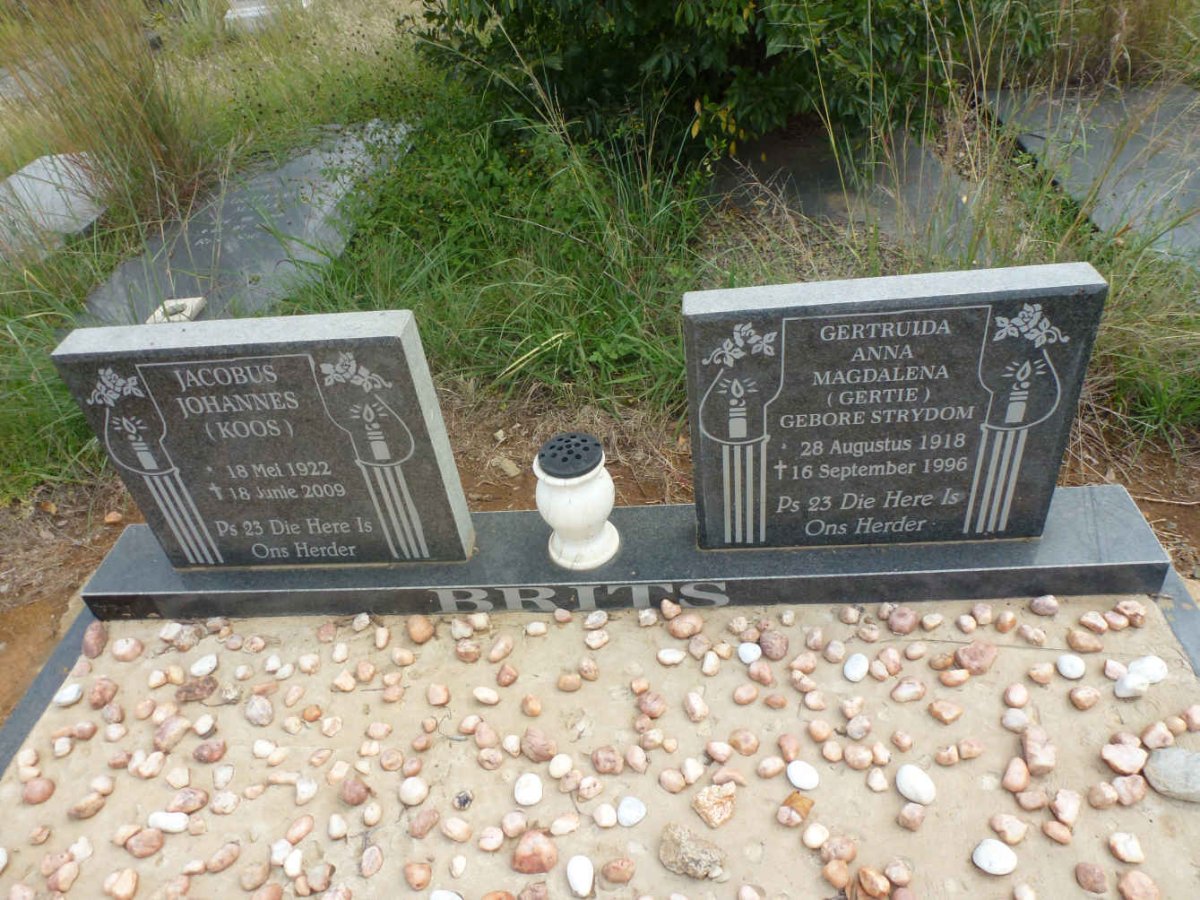 BRITS Jacobus Johannes 1922-2009 &amp; Gertruida Anna Magdalena STRYDOM 1918-1996