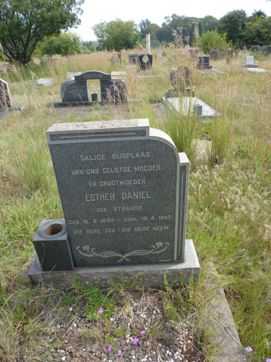 DANIEL Esther nee STRAUSS 1893-1969