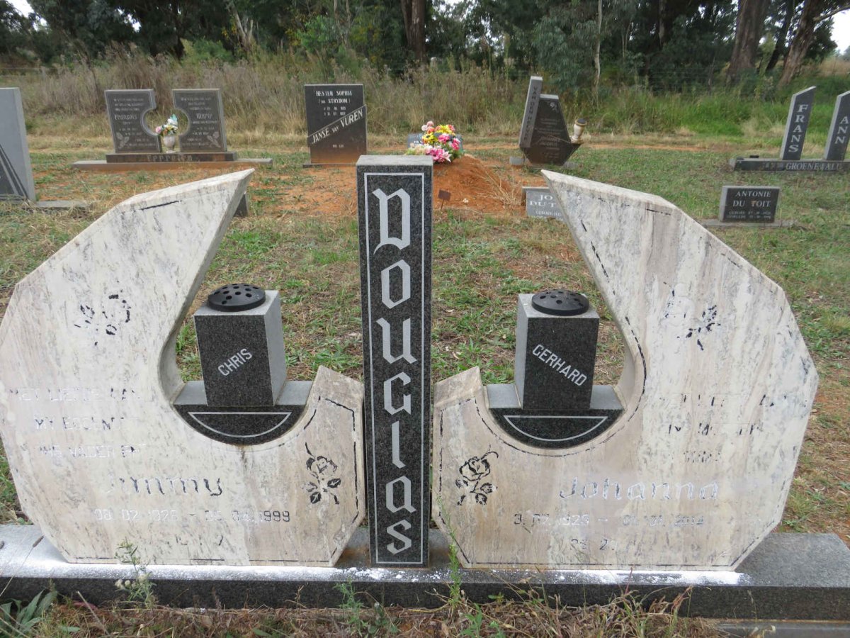 DOUGLAS Jimmy 1928-1999 & Johanna 1929-2014 _1