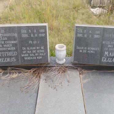 DOHNE Gottfried Bredius 1918-1992 &amp; Martha Elizabeth 1921-1980