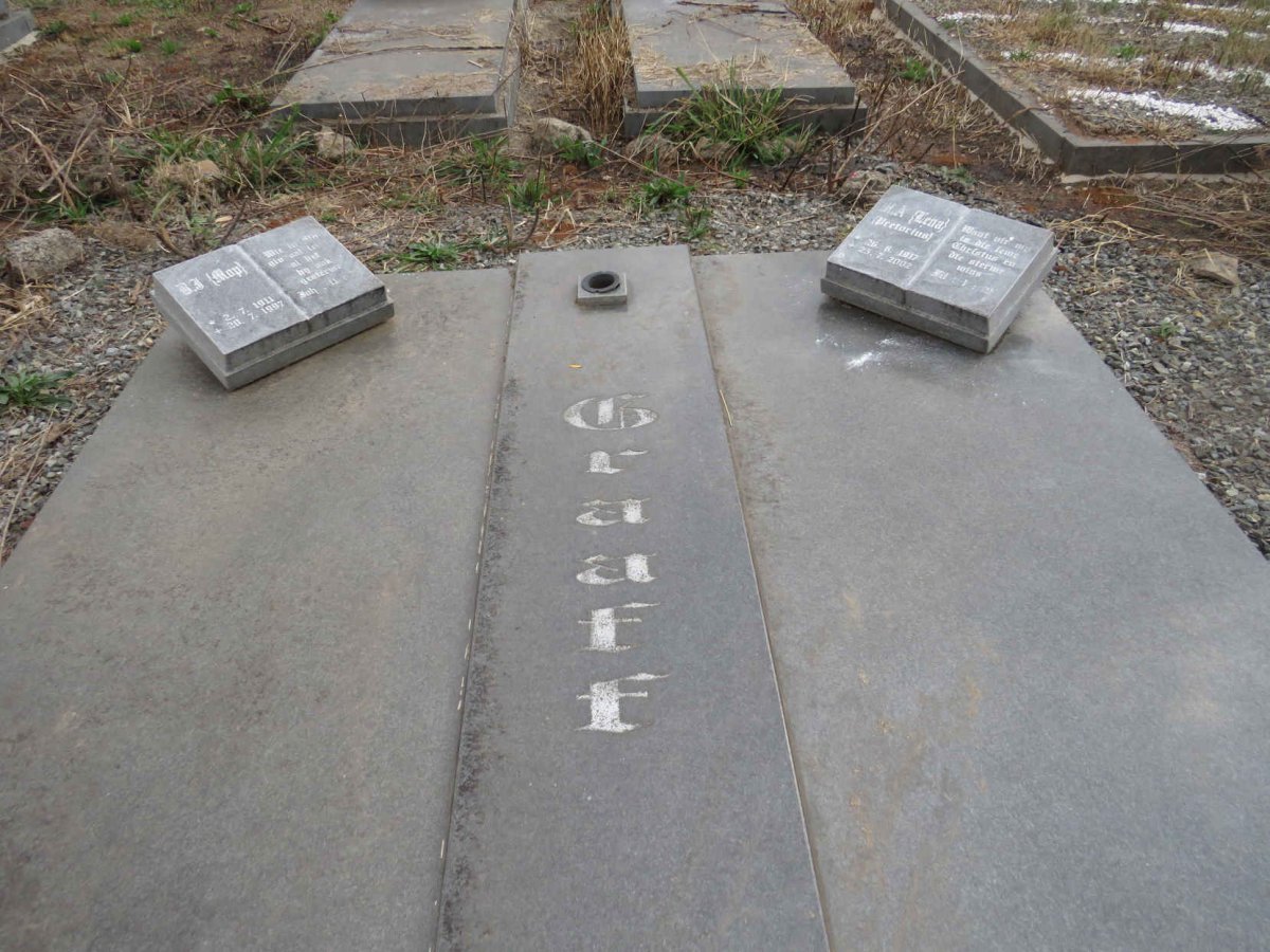GRAAFF B.J. 1911-1997 & M.A. PRETORIUS 1917-2002 _1