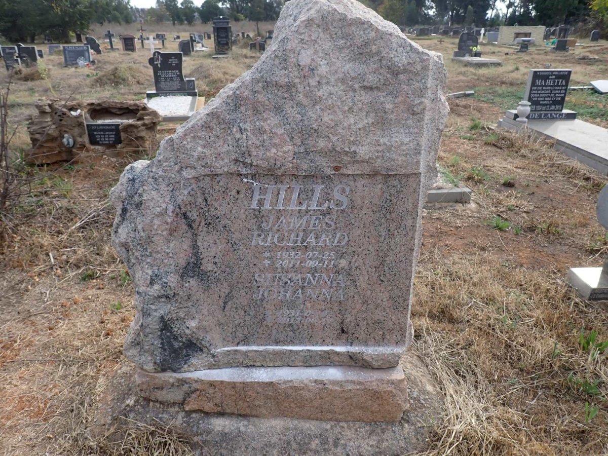 HILLS James Richard 1932-2011 & Susanna Johanna 1931-2012_1