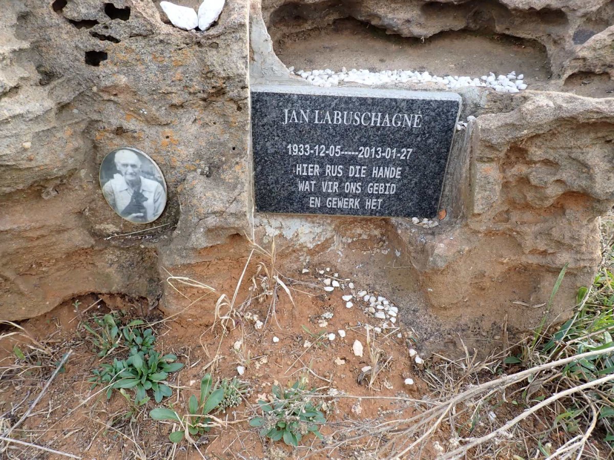 LABUSCHAGNE Jan 1933-2013