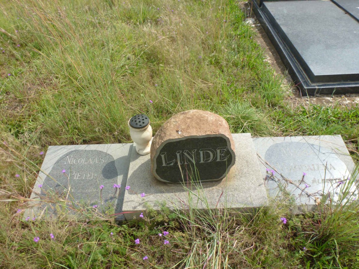 LINDE Nicolaas Pieter 1910-2001 &amp; Maria Magdalena ALBERTS 1911-198?