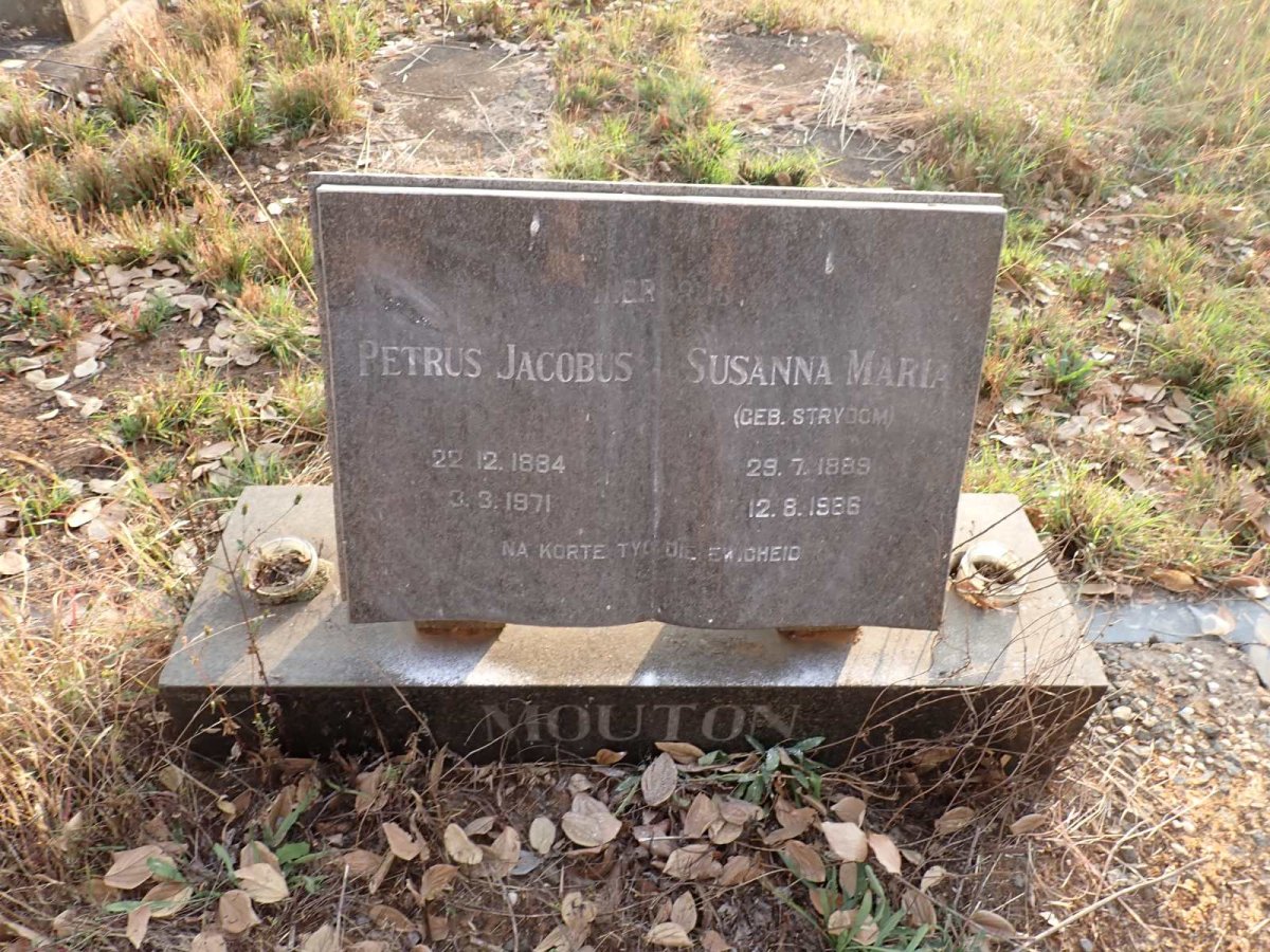 MOUTON Petrus Jacobus 1884-1971 & Susanna Maria STRYDOM 1889-1986