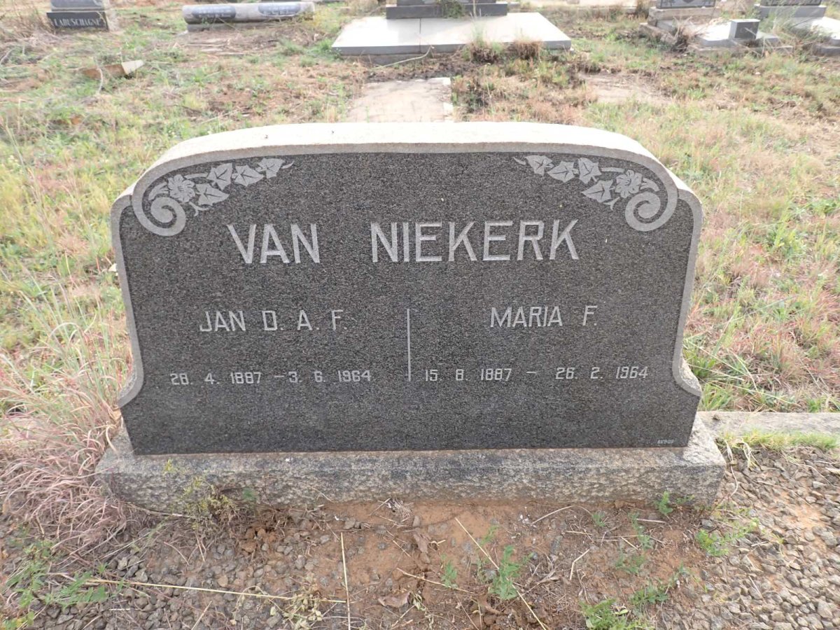 NIEKERK Jan D.A.F., van 1887-1964 & Maria F. 1887-1964