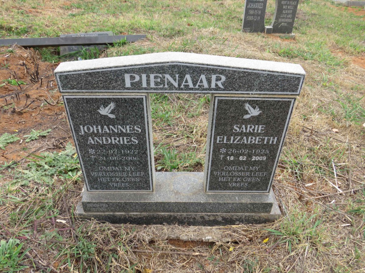 PIENAAR Johannes Andries 1922-2006 & Sarie Elizabeth 1925-2009