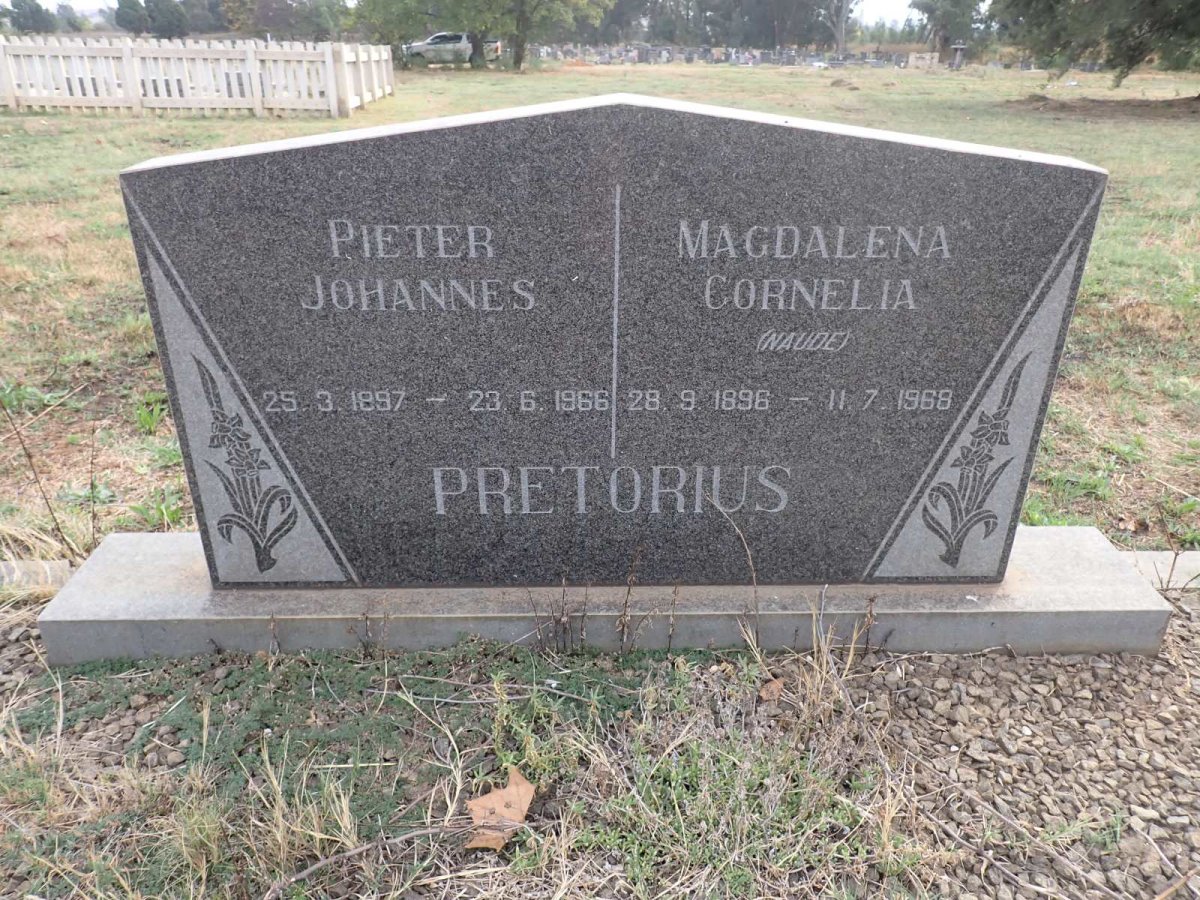 PRETORIUS Pieter Johannes 1897-1966 & Magdalena Cornelia NAUDE 1896-1968 