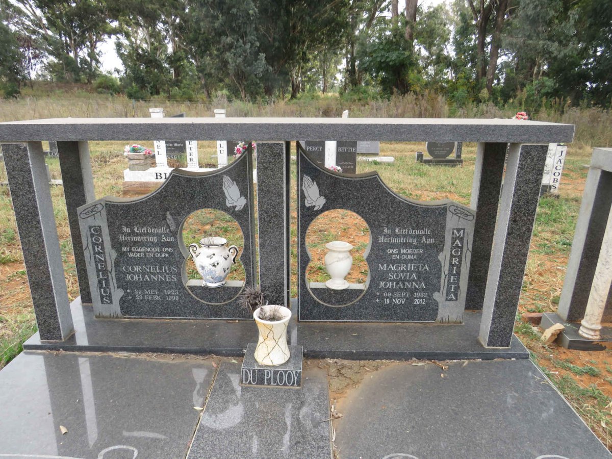 PLOOY Cornelius Johannes, du 1923-1999 & Magrieta Sovia Johanna 1932-2012