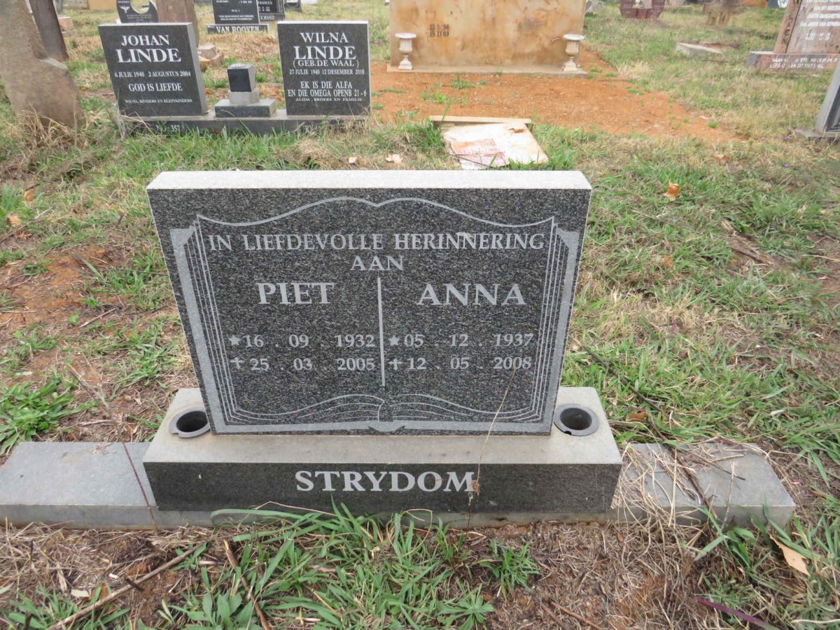 STRYDOM Piet 1932-2005 & Anna 1937-2008