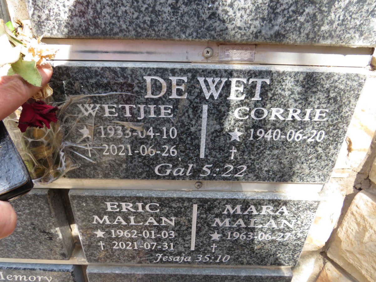 WET Wetjie, de 1933-2021 &amp; Corrie 1940-