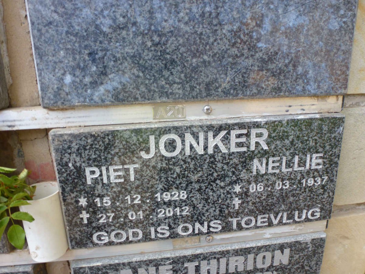 JONKER Piet 1928-2012 &amp; Nellie 1937-