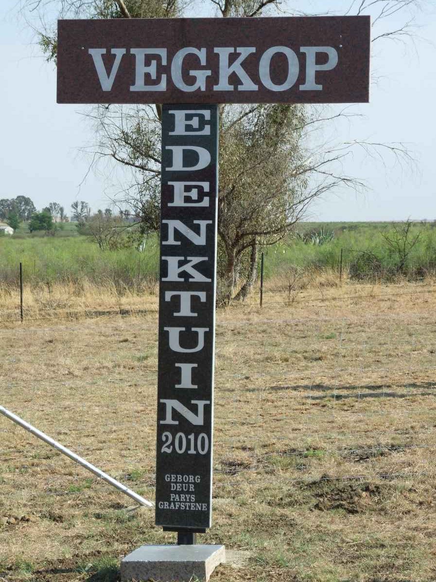 1. Vegkop gedenktuin  2010