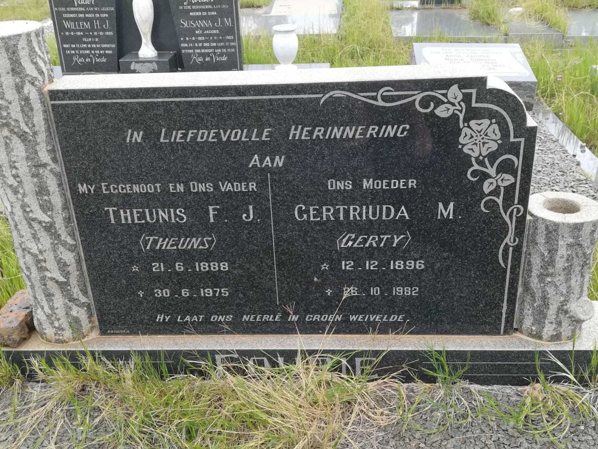 FOURIE Theunis F.J. 1888-1975 &amp; Gertruida M. 1896-1982