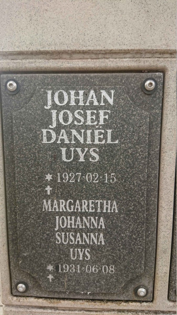 UYS Johan Josef Daniël 1927- &amp; Margaretha Johanna Susanna 1931-