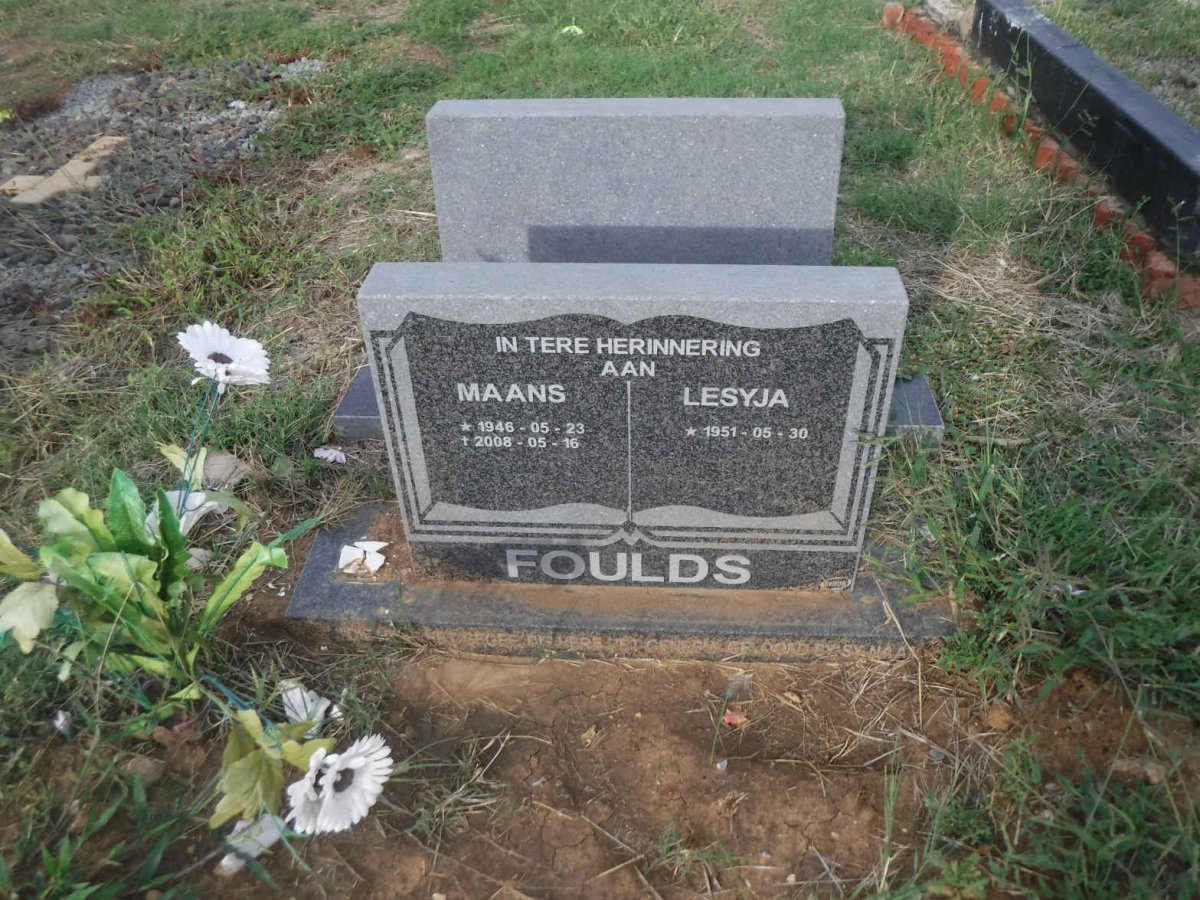 FOULDS Maans 1946-2008 &amp; Lesyja 1951-