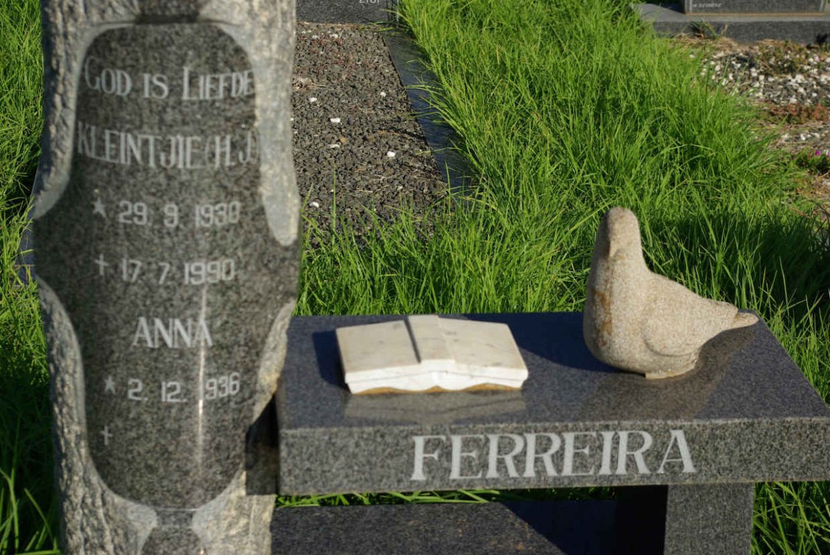 FERREIRA H.J. 193?-1990 &amp; Anna 1936