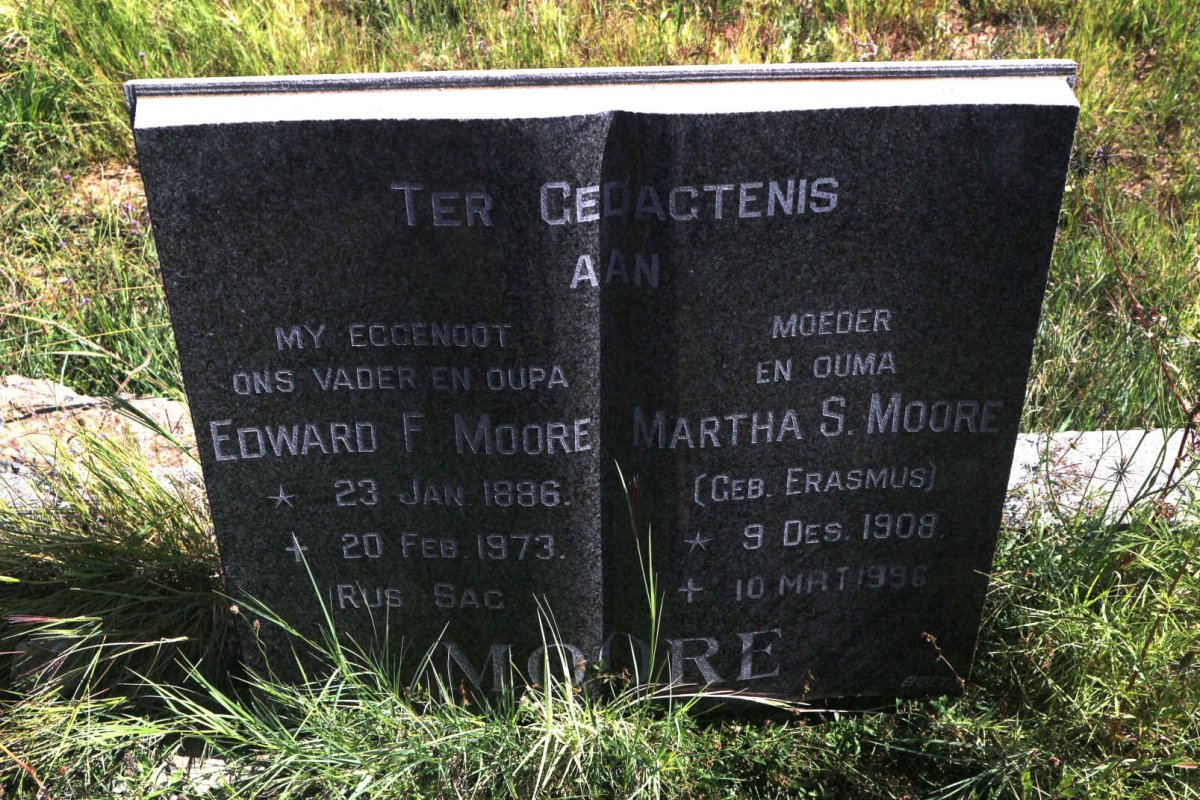 MOORE Edward F. 1886-1973 &amp; Martha S. ERASMUS 1908-1996