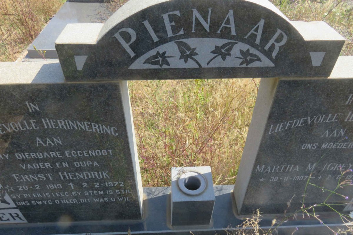 PIENAAR Ernest Hendrik 1913-1972 &amp; Martha M. GREYLING 1907-1979 _2