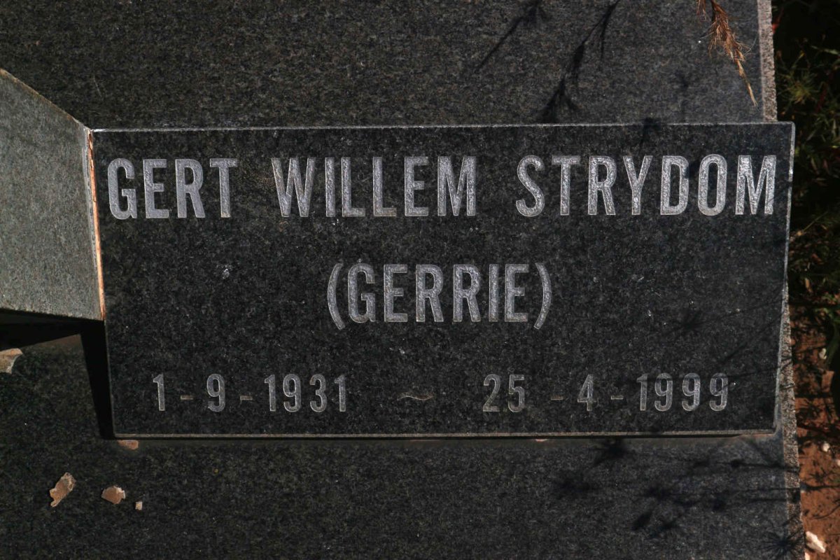 STRYDOM Gert Willem 1931-1999