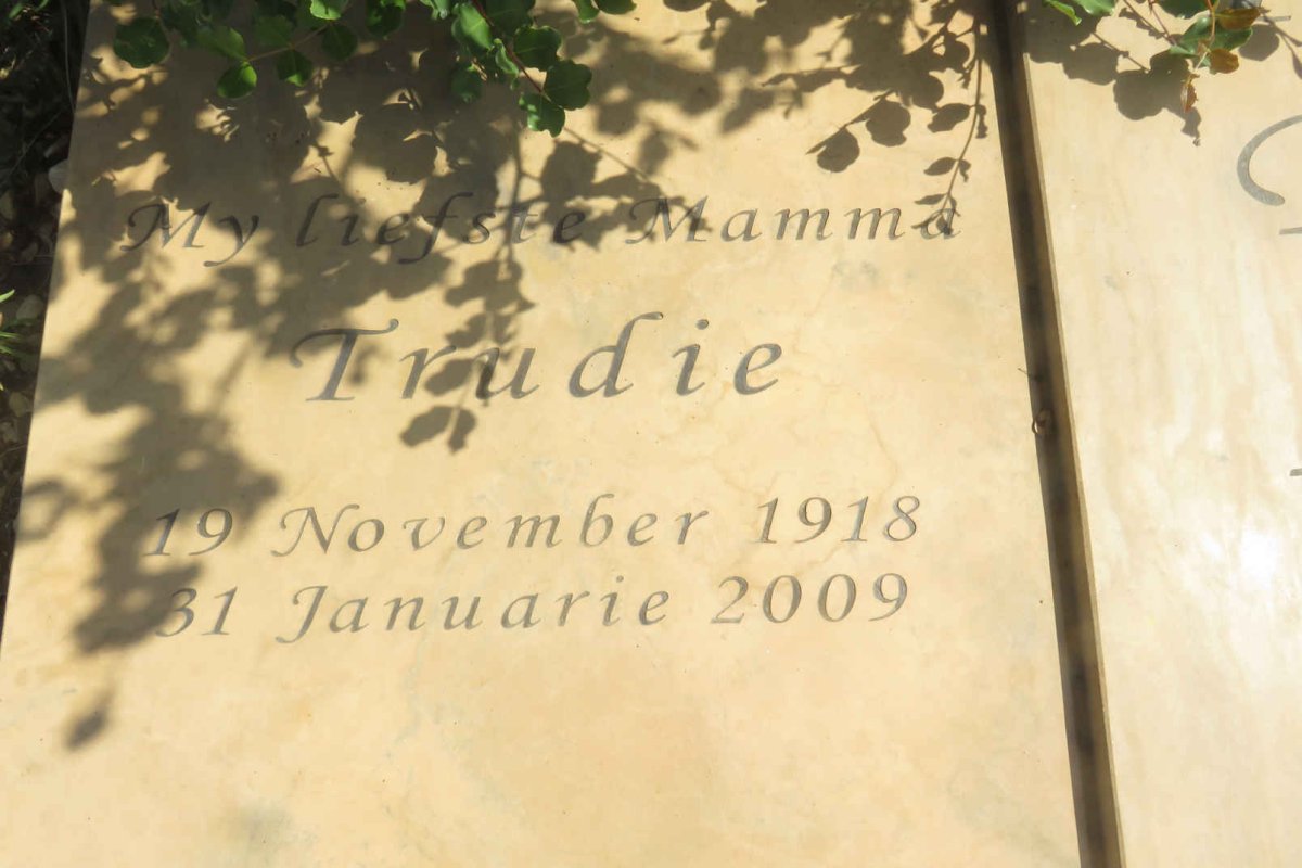 TERBLANCHE Jannie 1921-2004 &amp; Trudie 1918-2009