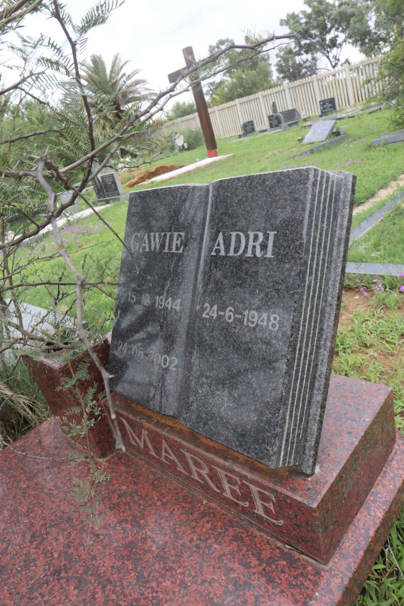 MAREE Gawie 1944-2002 &amp; Adri 1948-