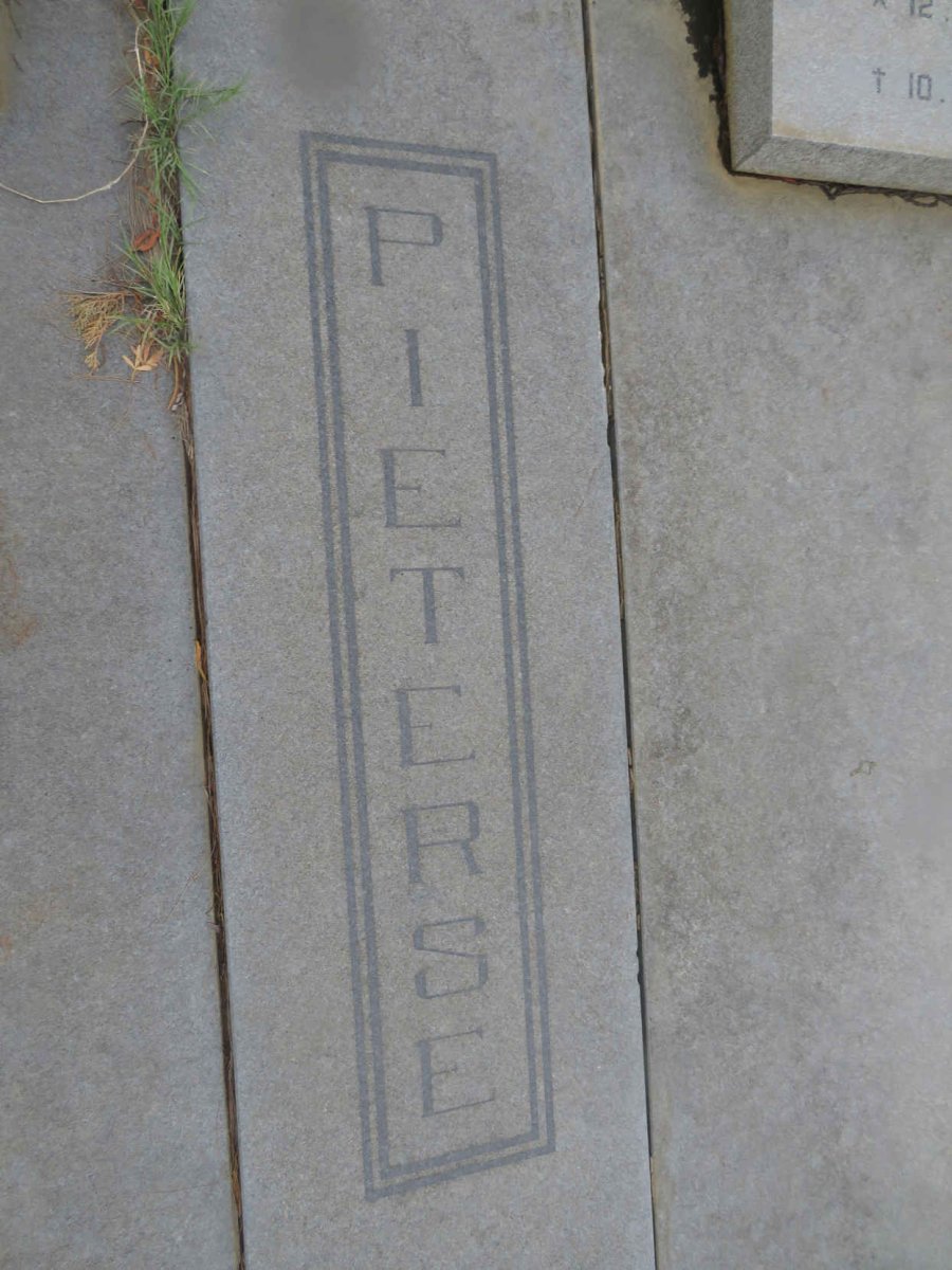 PIETERSE Hendrik W.J. 1928-1987 &amp; Susan I.J. 1930-2010
