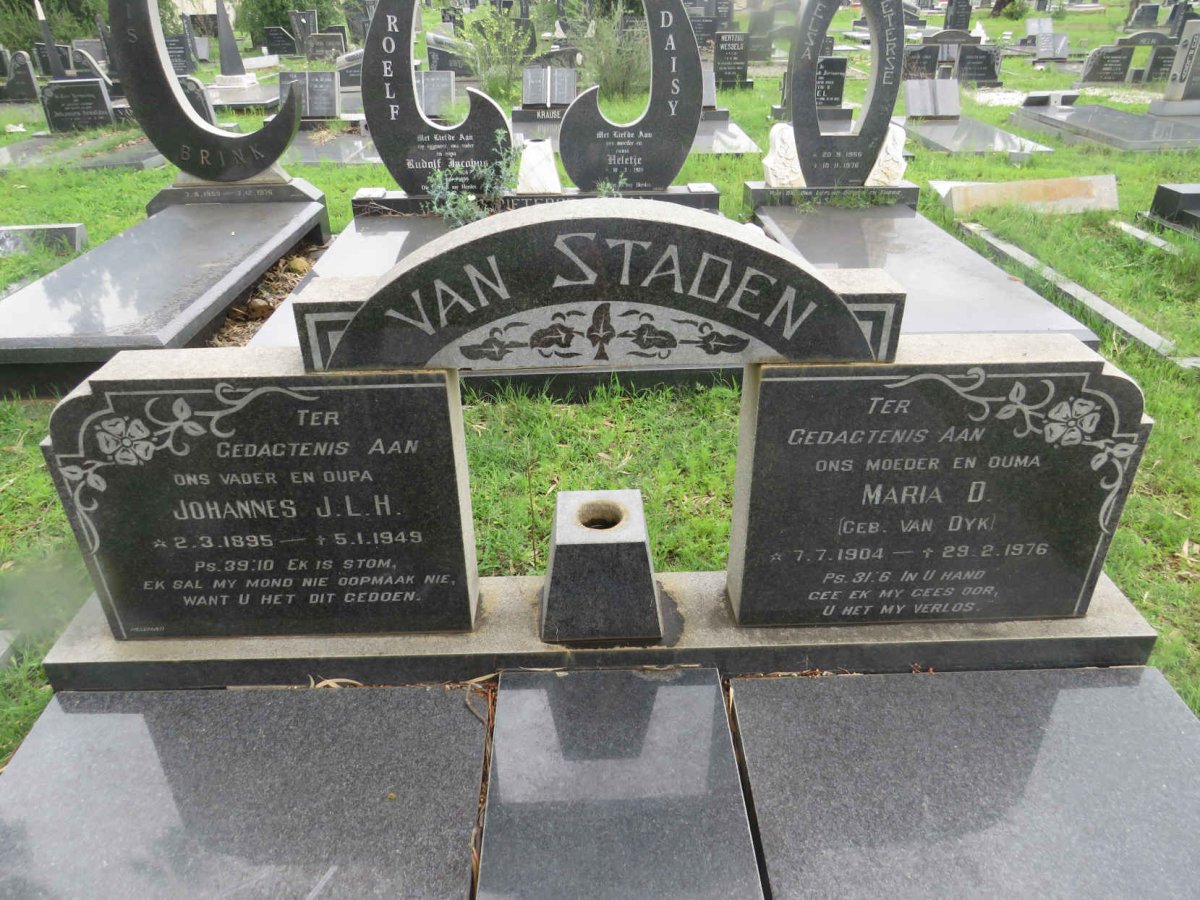STADEN Johannes J.L.H., van 1895-1949 &amp; Maria D. VAN DYK 1904-1976