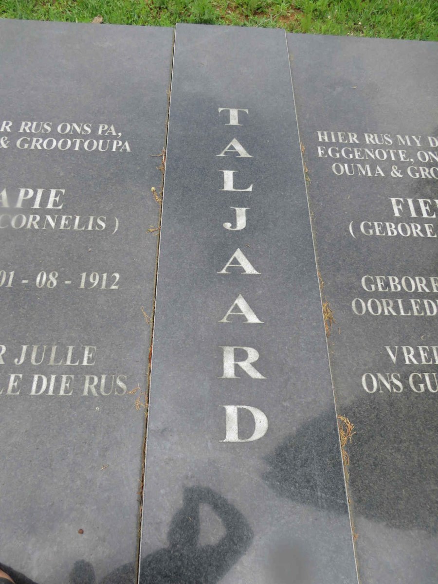 TALJAARD Jacob Cornelis 1912- &amp; Fienie GROBLER 1917-2009