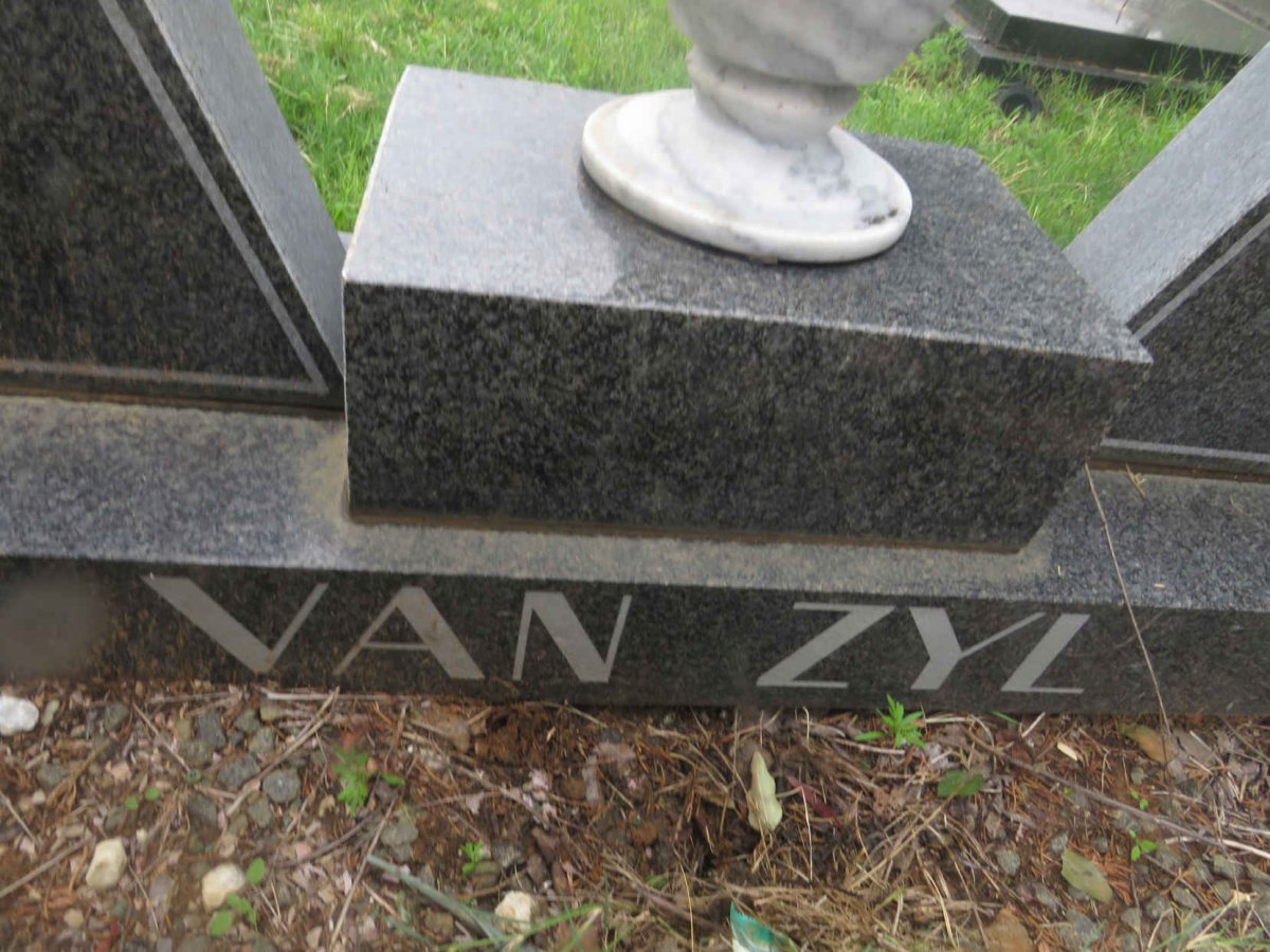 ZYL Dirk Johannes Nieuwoudt, van 1904-1990 &amp; Johanna Magaretha 1918-2005