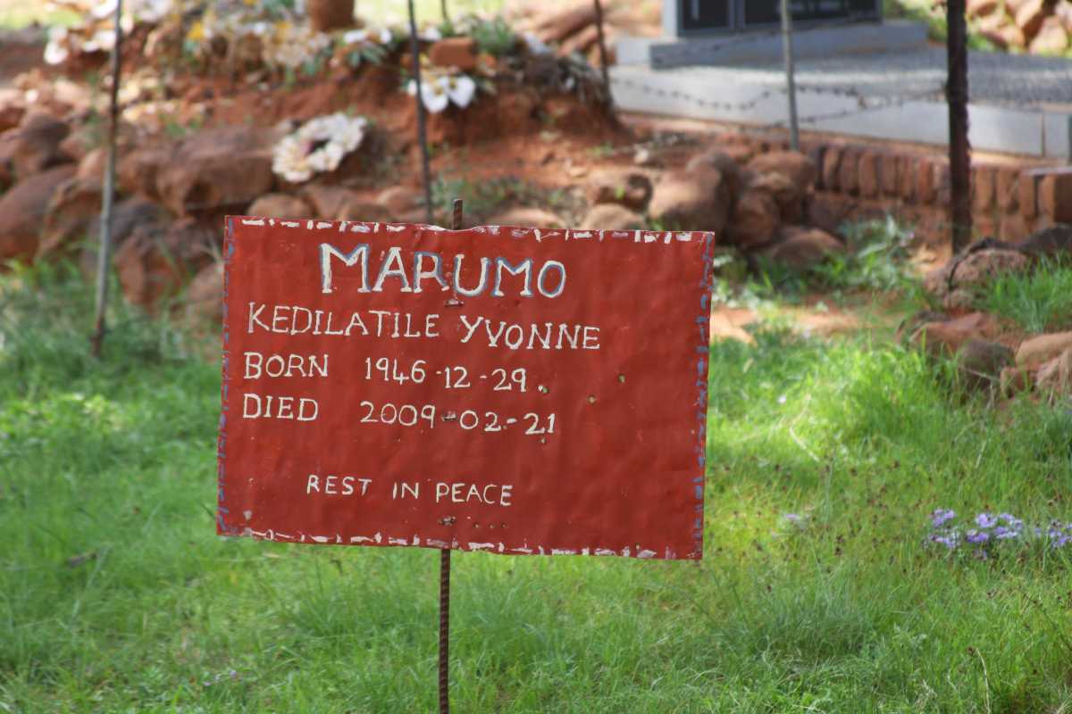 MARUMO Kedlatile Yvonne 1946-2009
