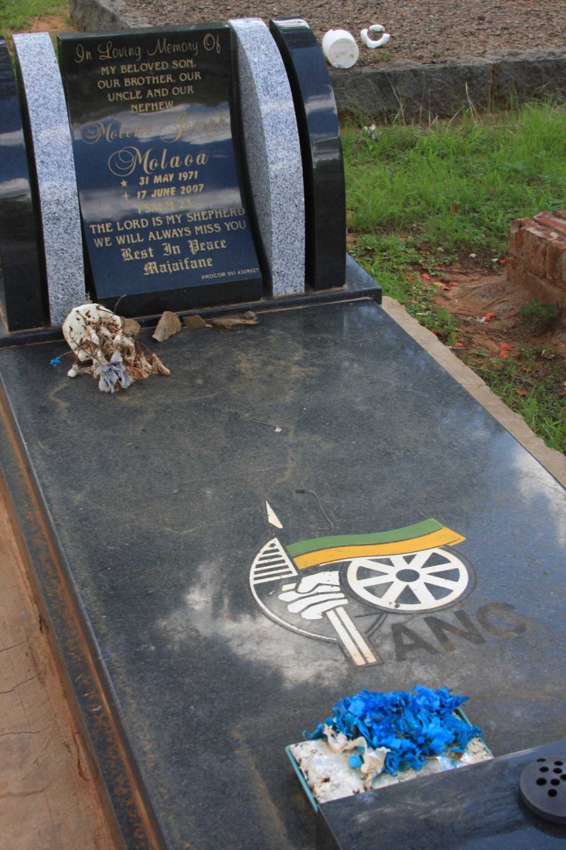 MOLAOA Moleko Joseph 1971-2007