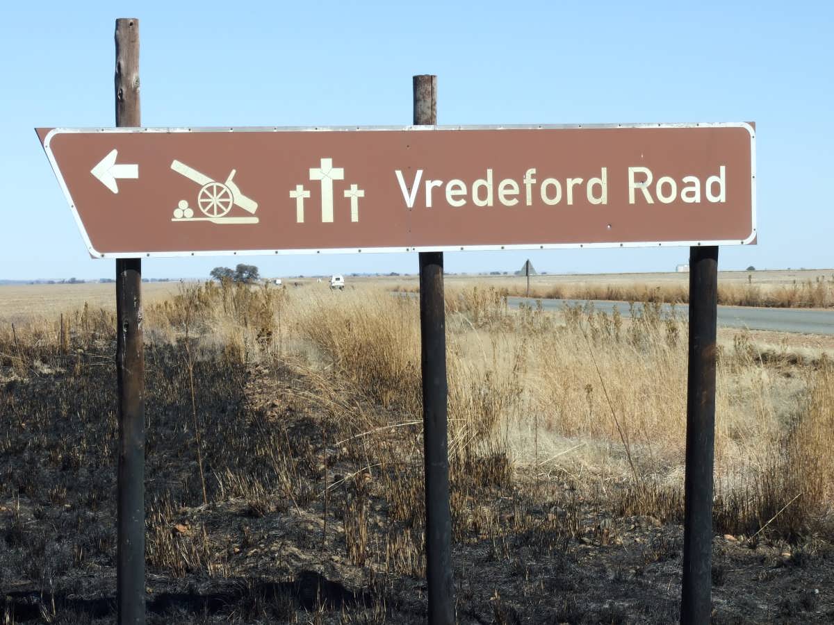 01. Vredeford Road