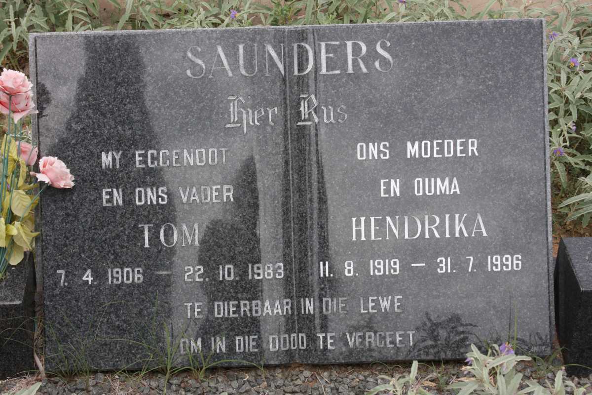 SAUNDERS Tom 1906-1983 &amp; Hendrika 1919-1996