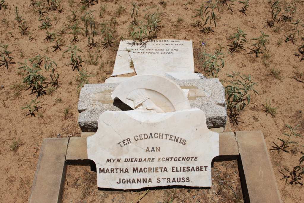 STRAUSS Martha Magrieta Eliesabet Johanna nee LIEBENBERG 1852-1923